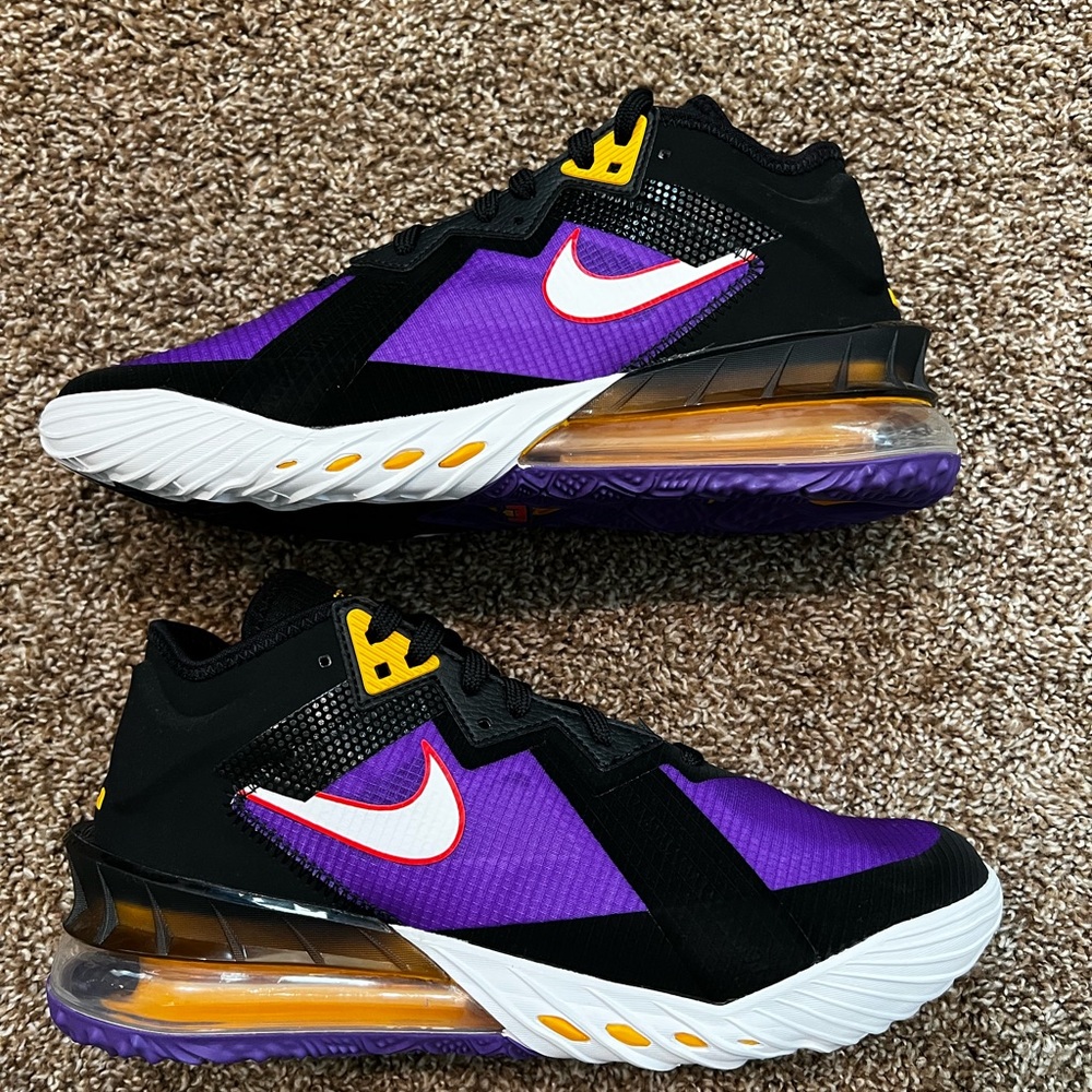 Nike Lebron 18 low shoes